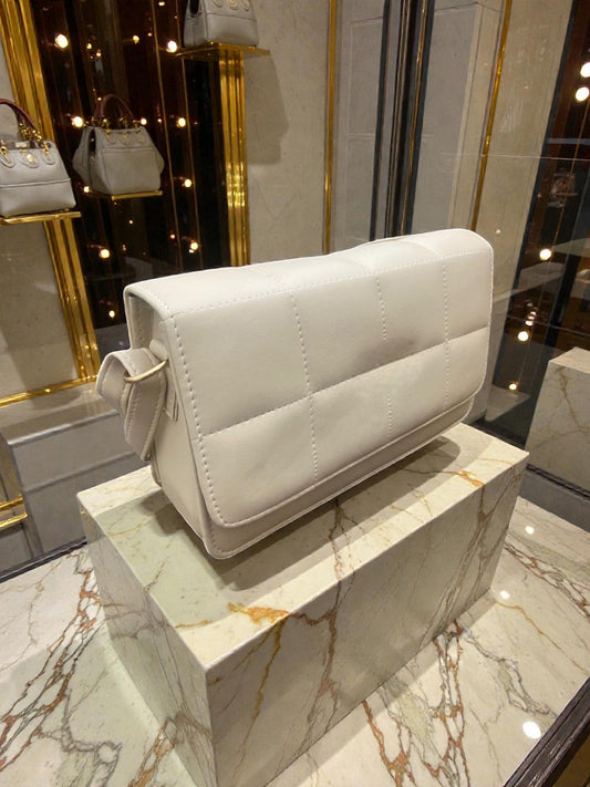 VIB - 007 ( Stylish Beige Hand Bag)